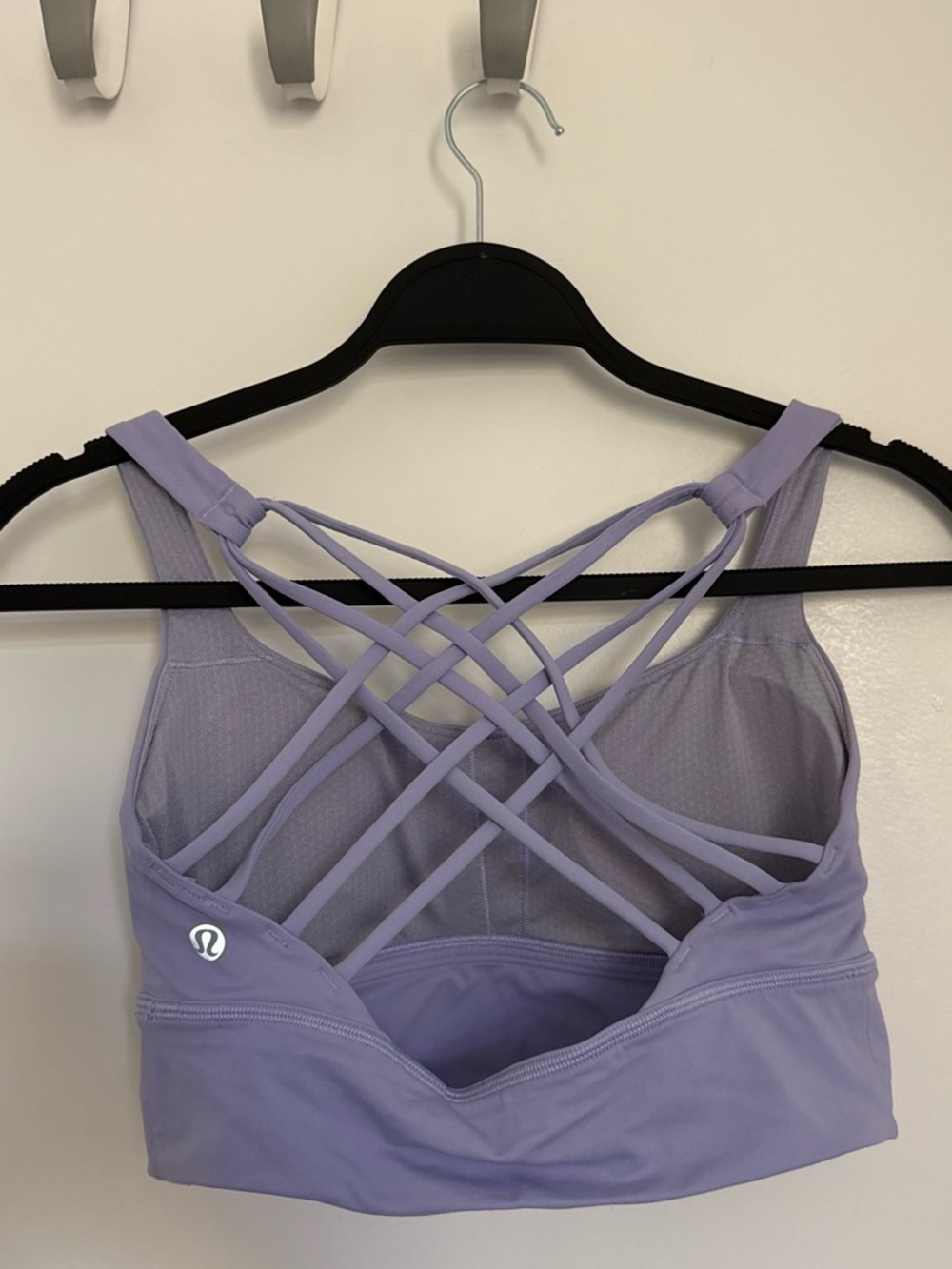 Lululemon Lilac sports bra with criss cross back, Size 6 #activewear #gymwear - Picture 2 of 2
